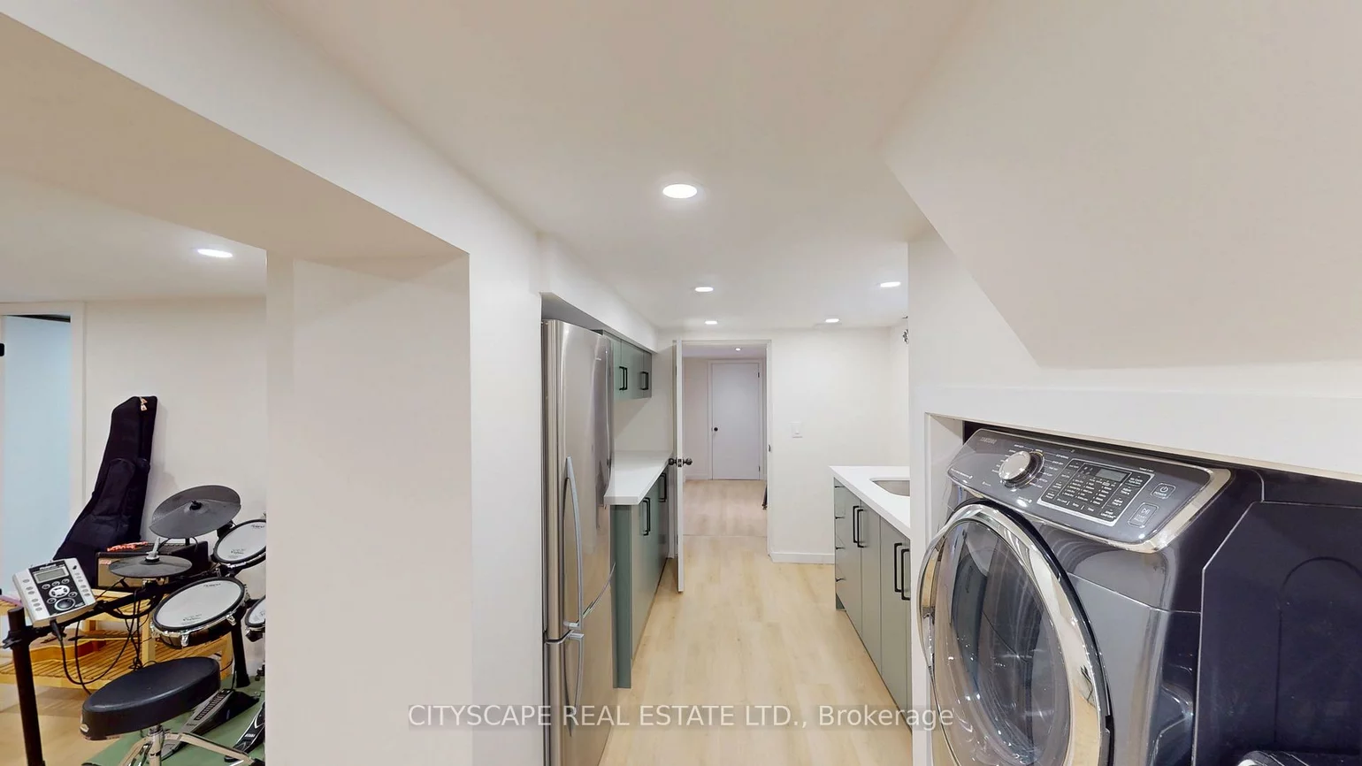 25, Oswald, Mount Pleasant West, Toronto
