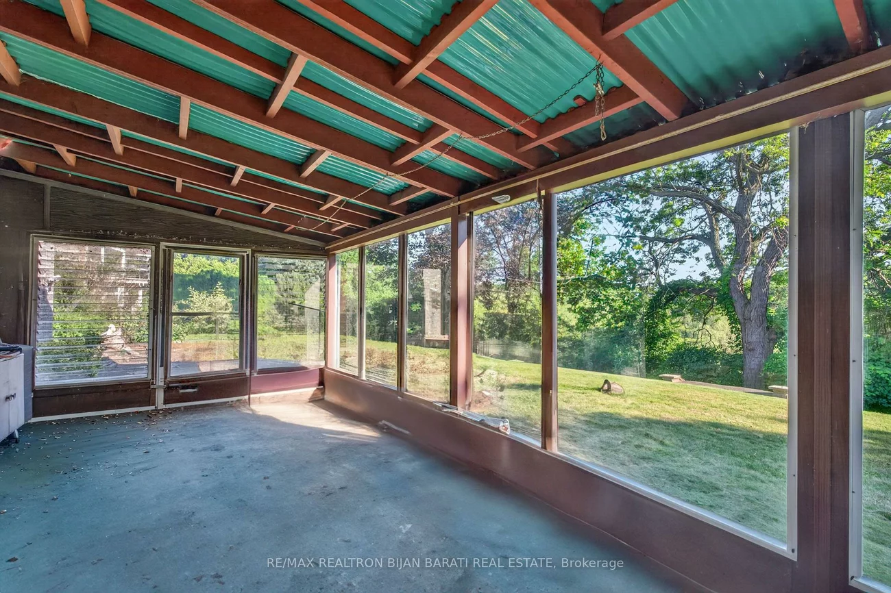 14, Heathview, Bayview Village, Toronto