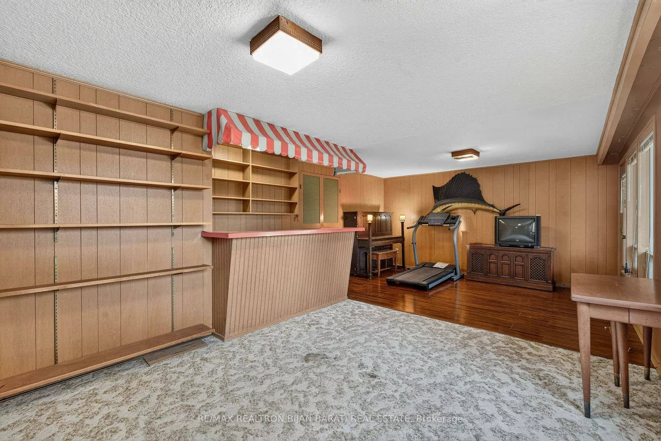 14, Heathview, Bayview Village, Toronto