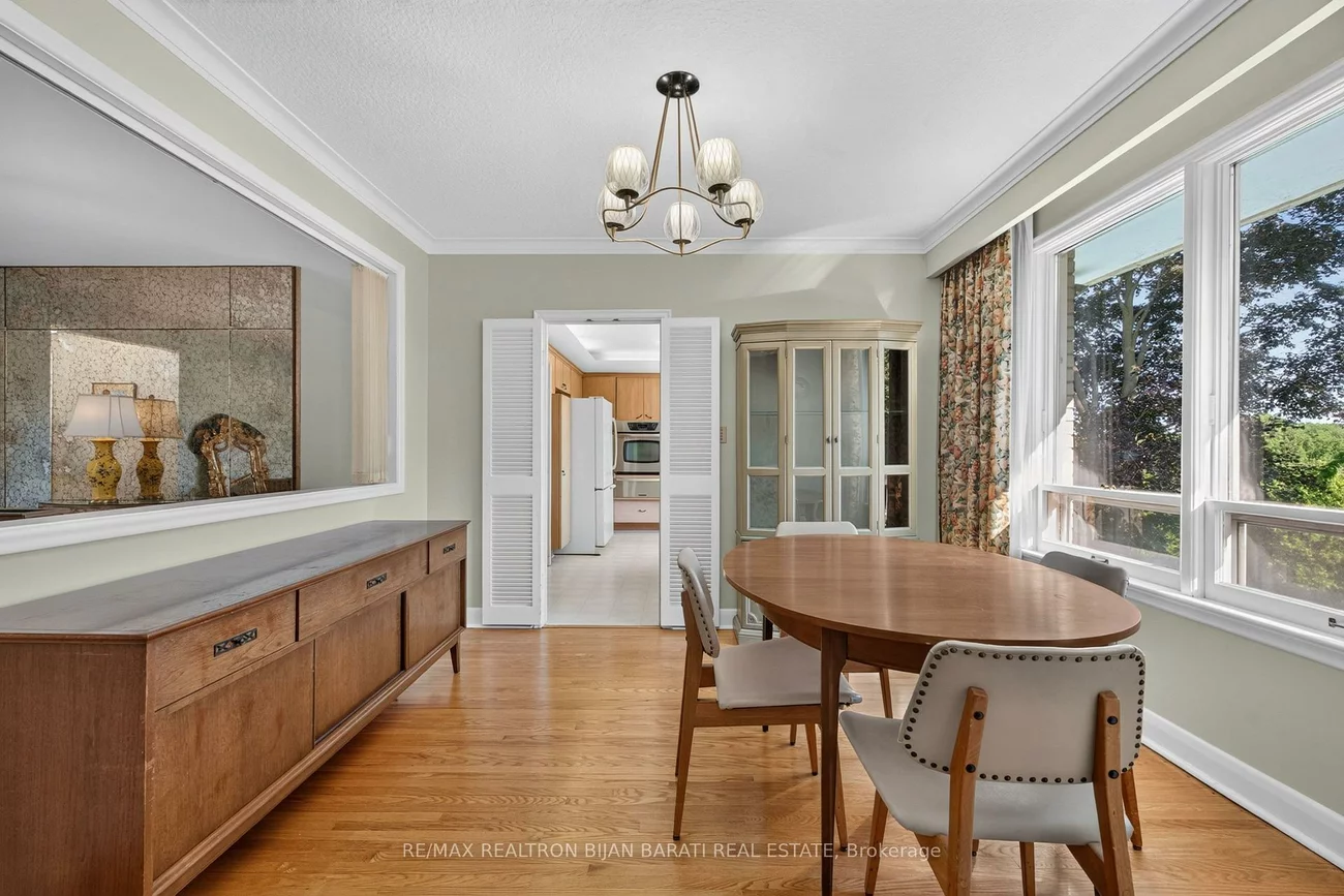 14, Heathview, Bayview Village, Toronto