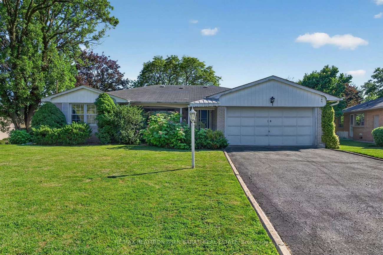 14, Heathview, Bayview Village, Toronto