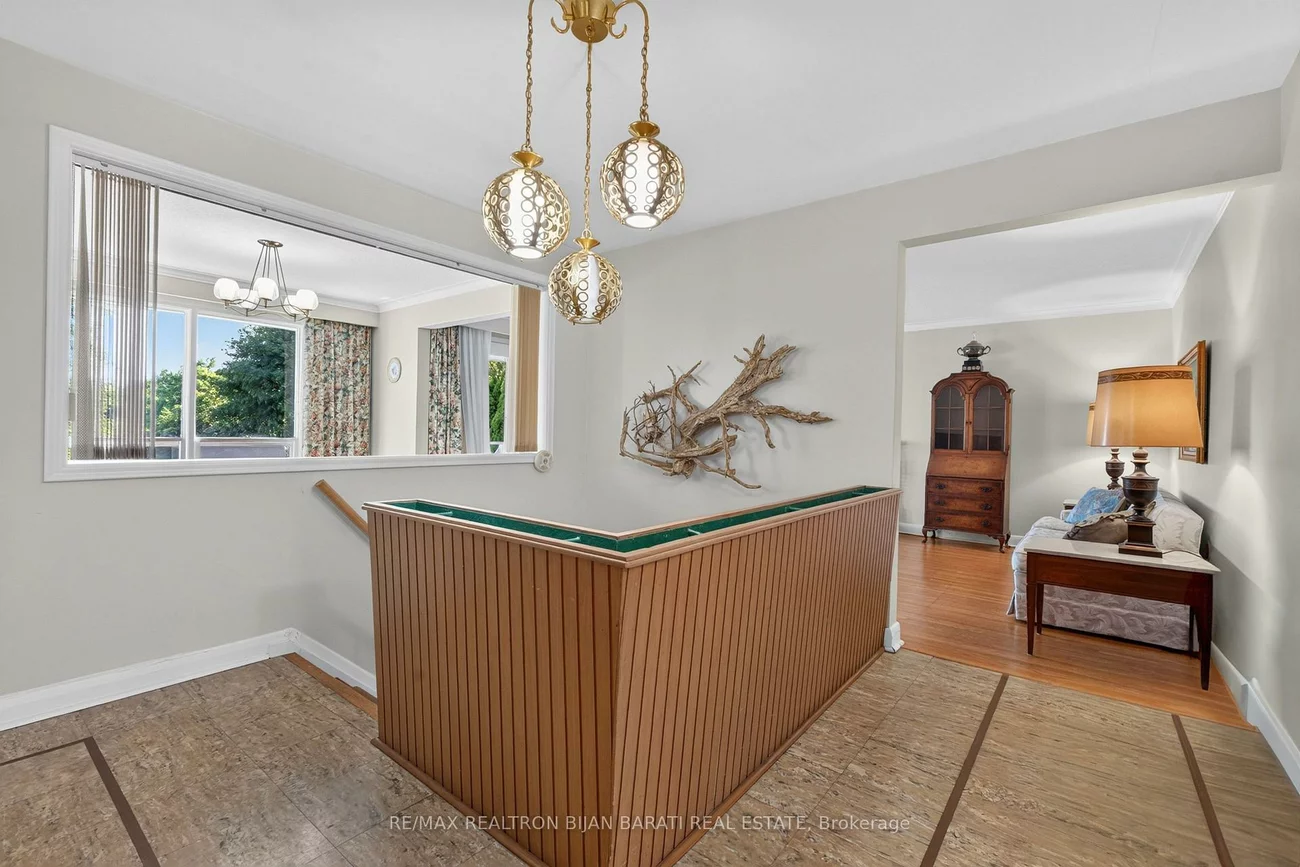 14, Heathview, Bayview Village, Toronto