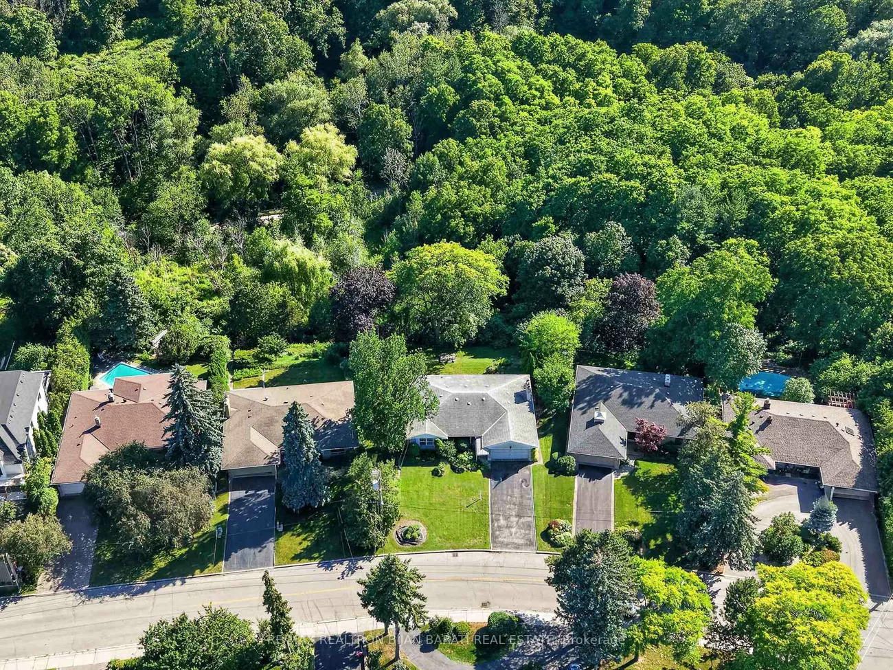 14, Heathview, Bayview Village, Toronto