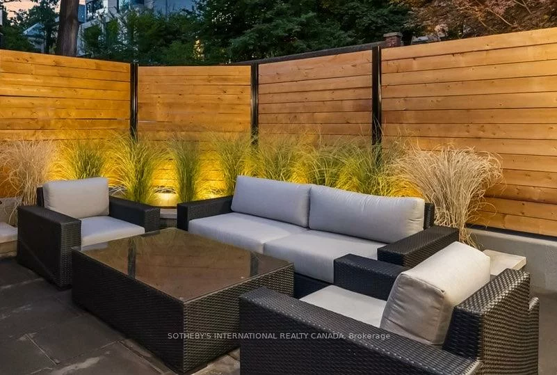 734, Avenue, Forest Hill South, Toronto