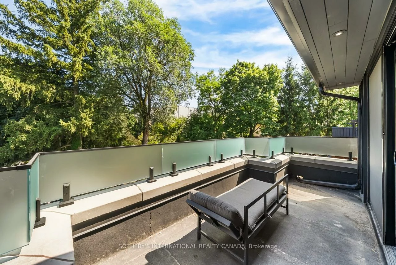 734, Avenue, Forest Hill South, Toronto