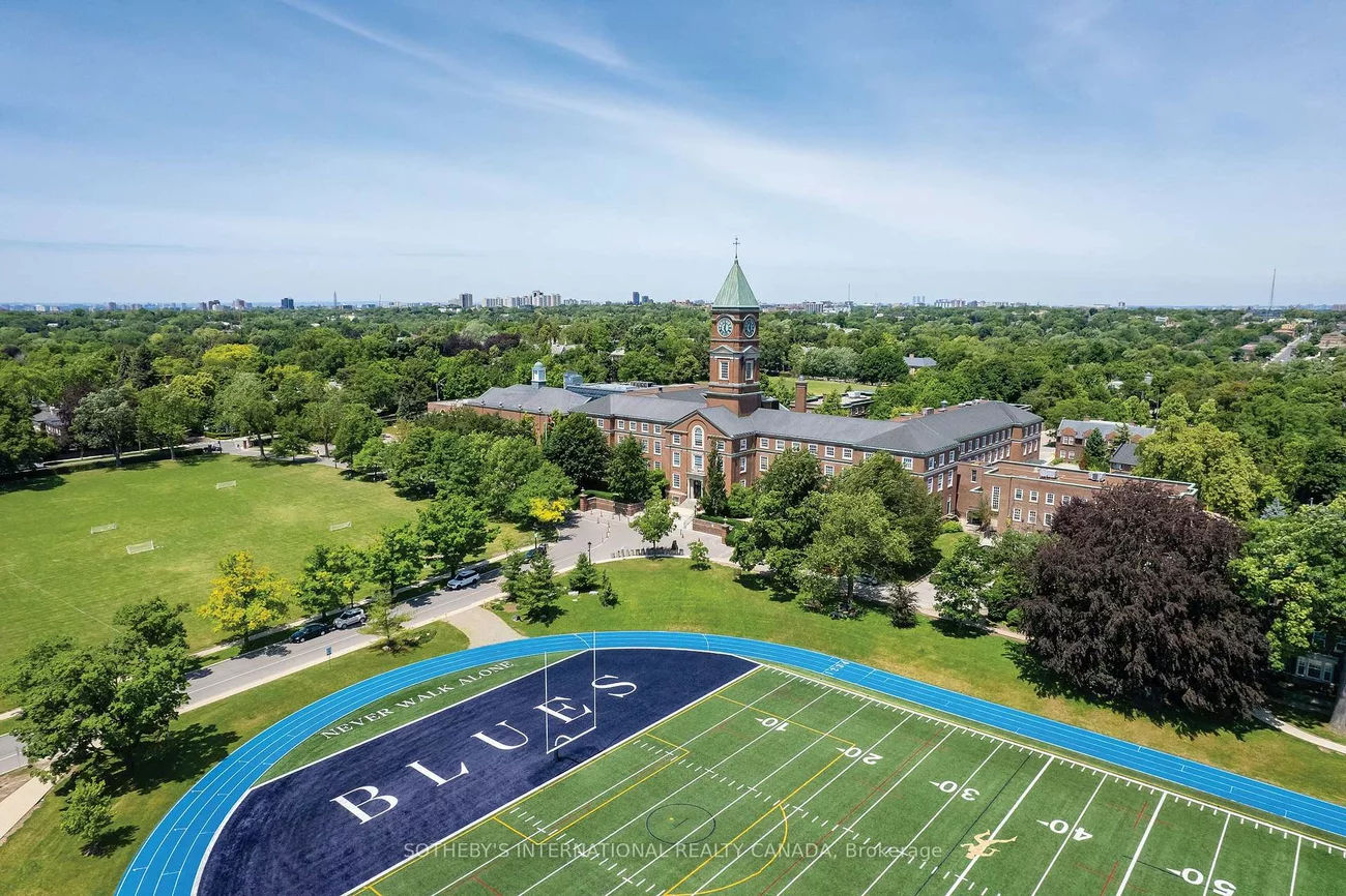 734, Avenue, Forest Hill South, Toronto