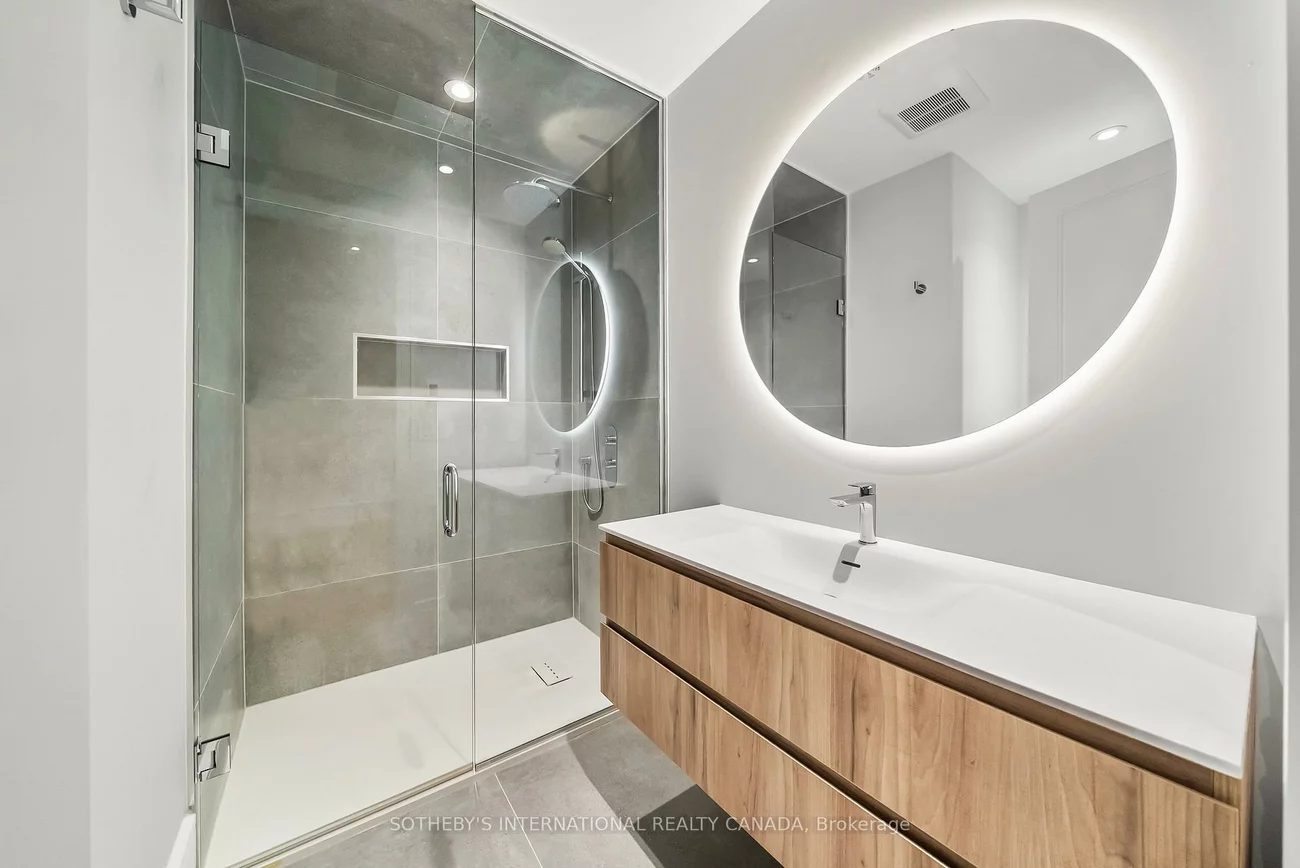 734, Avenue, Forest Hill South, Toronto