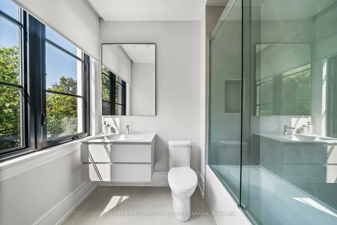 734, Avenue, Forest Hill South, Toronto