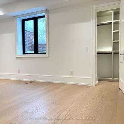 734, Avenue, Forest Hill South, Toronto