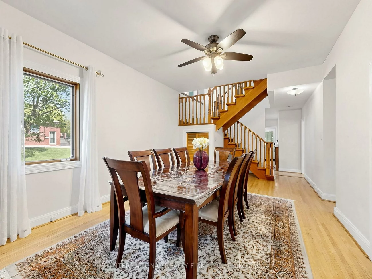200, Burndale, Lansing-Westgate, Toronto