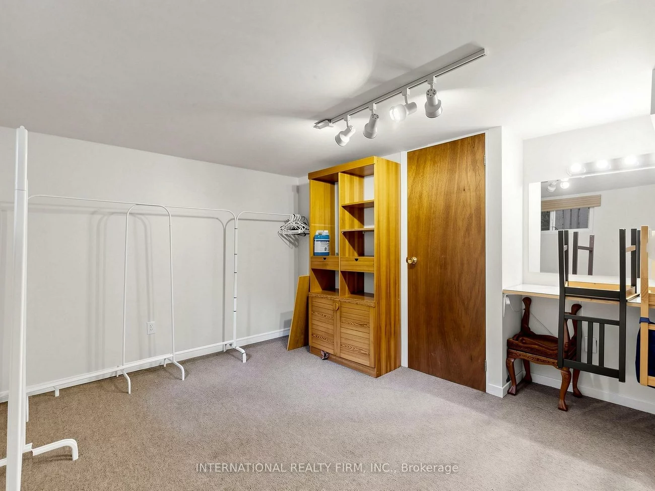 200, Burndale, Lansing-Westgate, Toronto