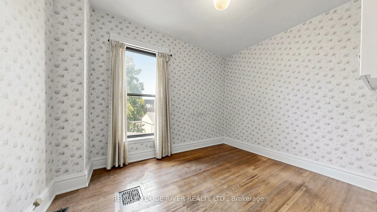 308, Roxton, Palmerston-Little Italy, Toronto
