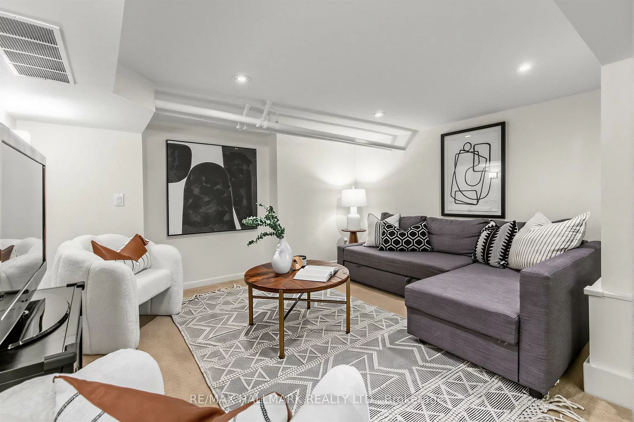 26, Mcnairn, Lawrence Park North, Toronto