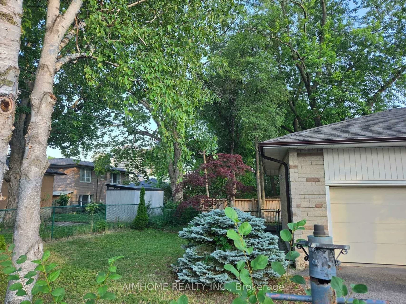 25, Burbank, Bayview Village, Toronto