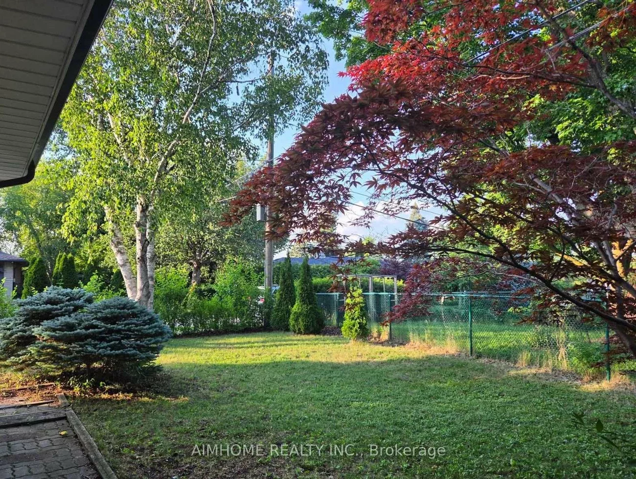25, Burbank, Bayview Village, Toronto