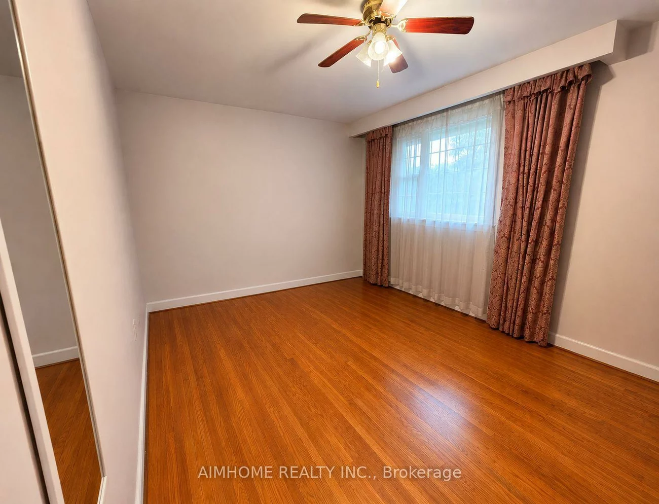 25, Burbank, Bayview Village, Toronto