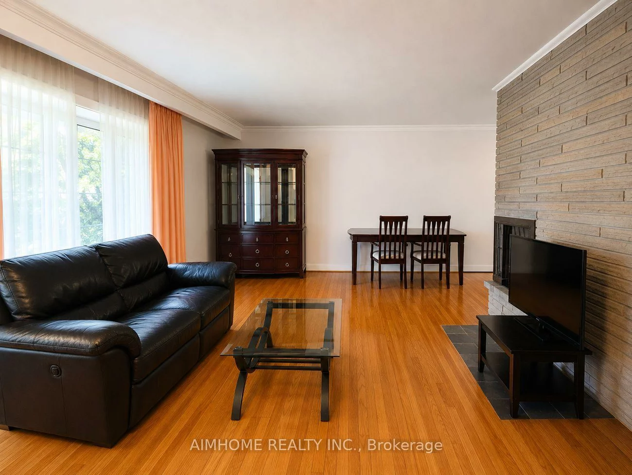 25, Burbank, Bayview Village, Toronto