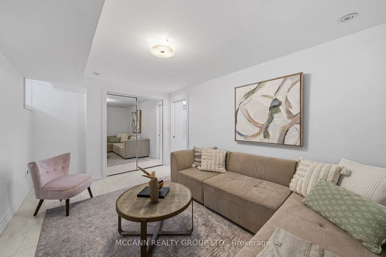 111, Chudleigh, Lawrence Park South, Toronto