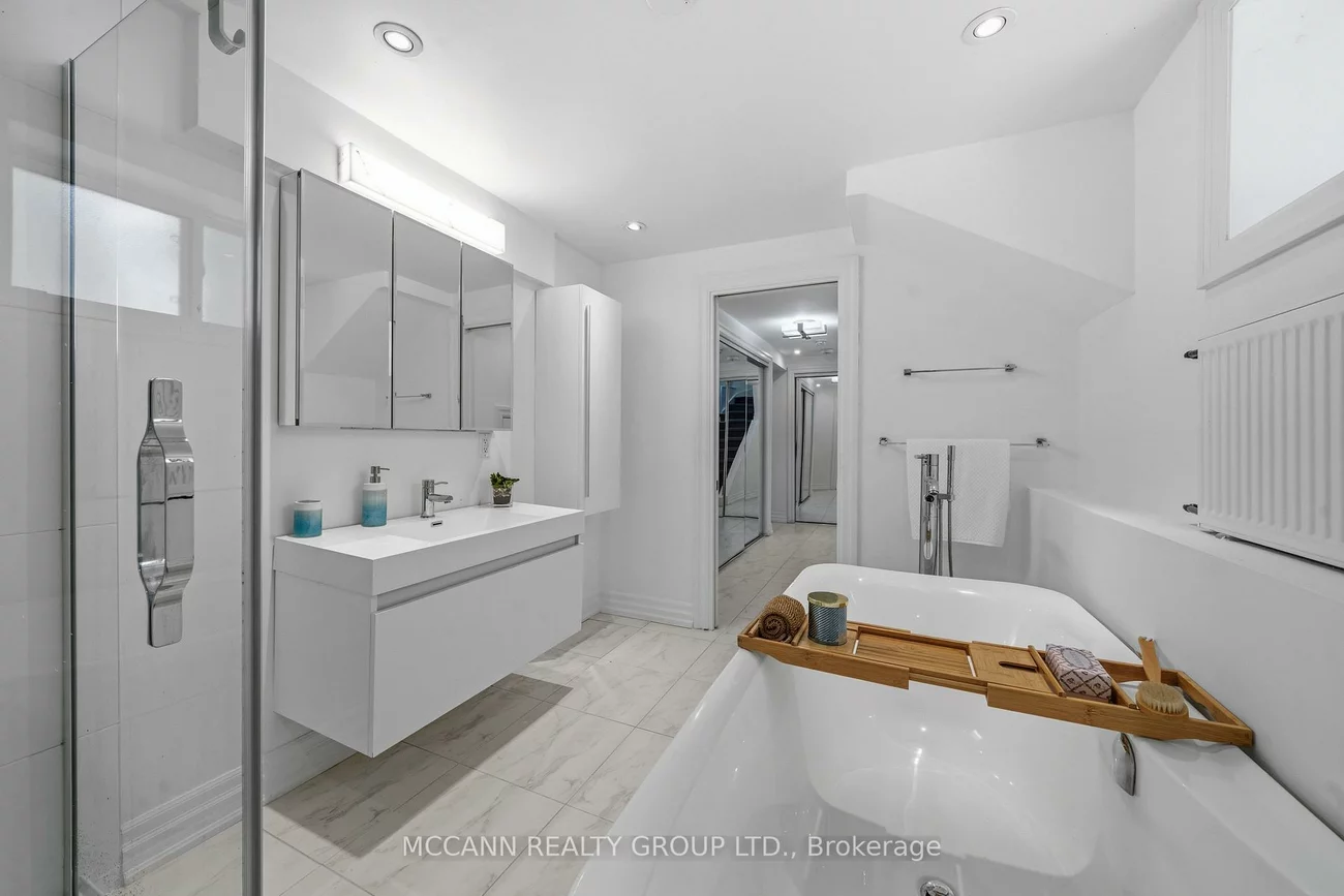 111, Chudleigh, Lawrence Park South, Toronto