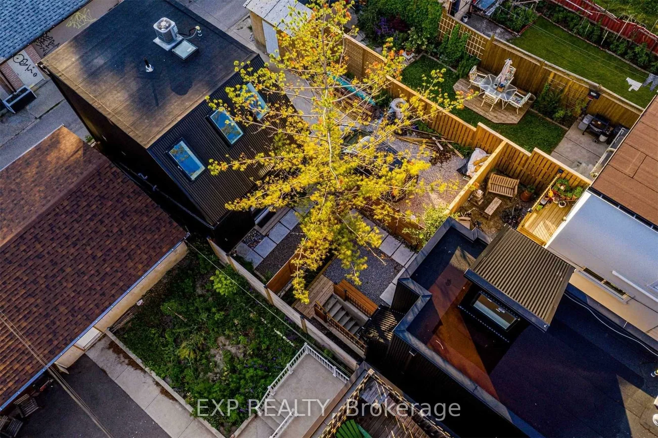 452, Montrose, Palmerston-Little Italy, Toronto
