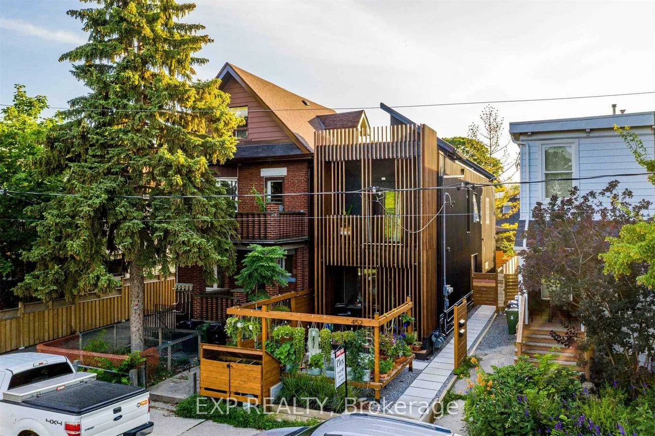 452, Montrose, Palmerston-Little Italy, Toronto