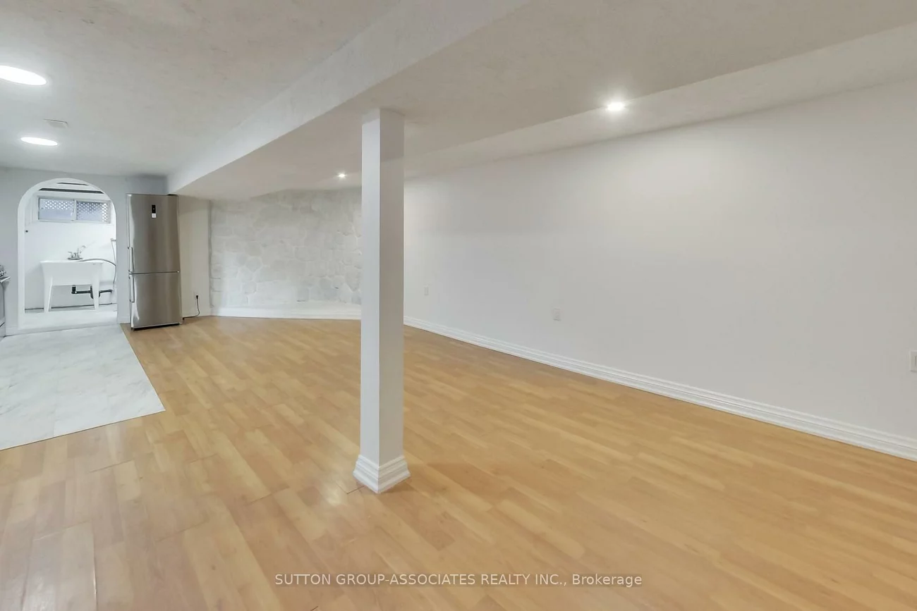 175, Earlsdale, Oakwood Village, Toronto