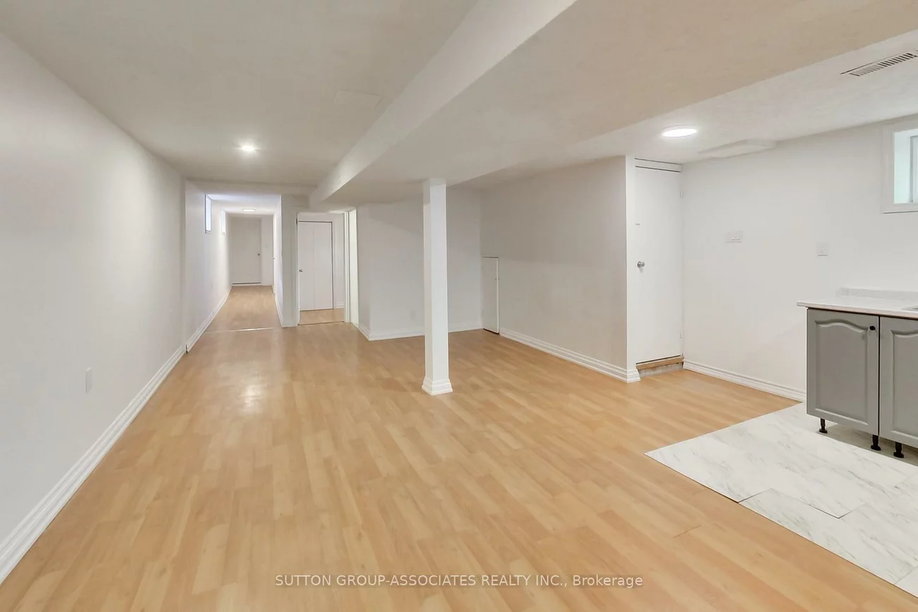175, Earlsdale, Oakwood Village, Toronto
