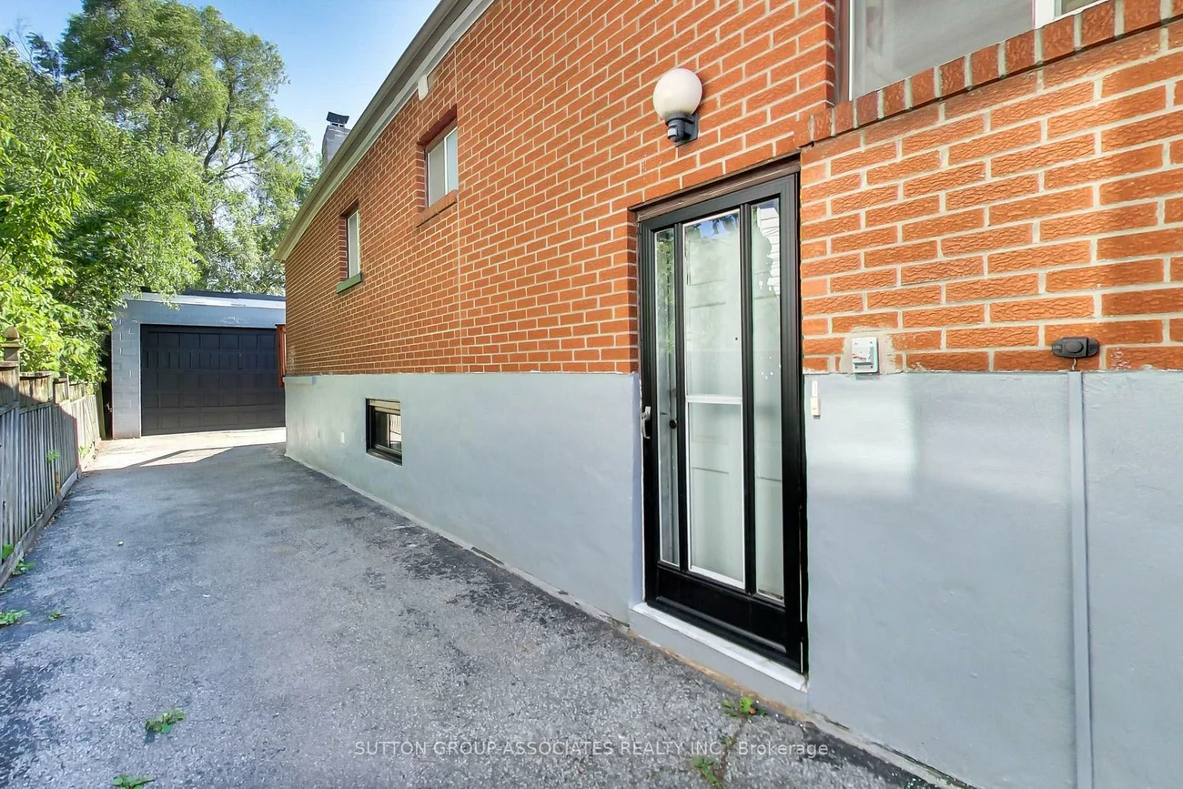 175, Earlsdale, Oakwood Village, Toronto