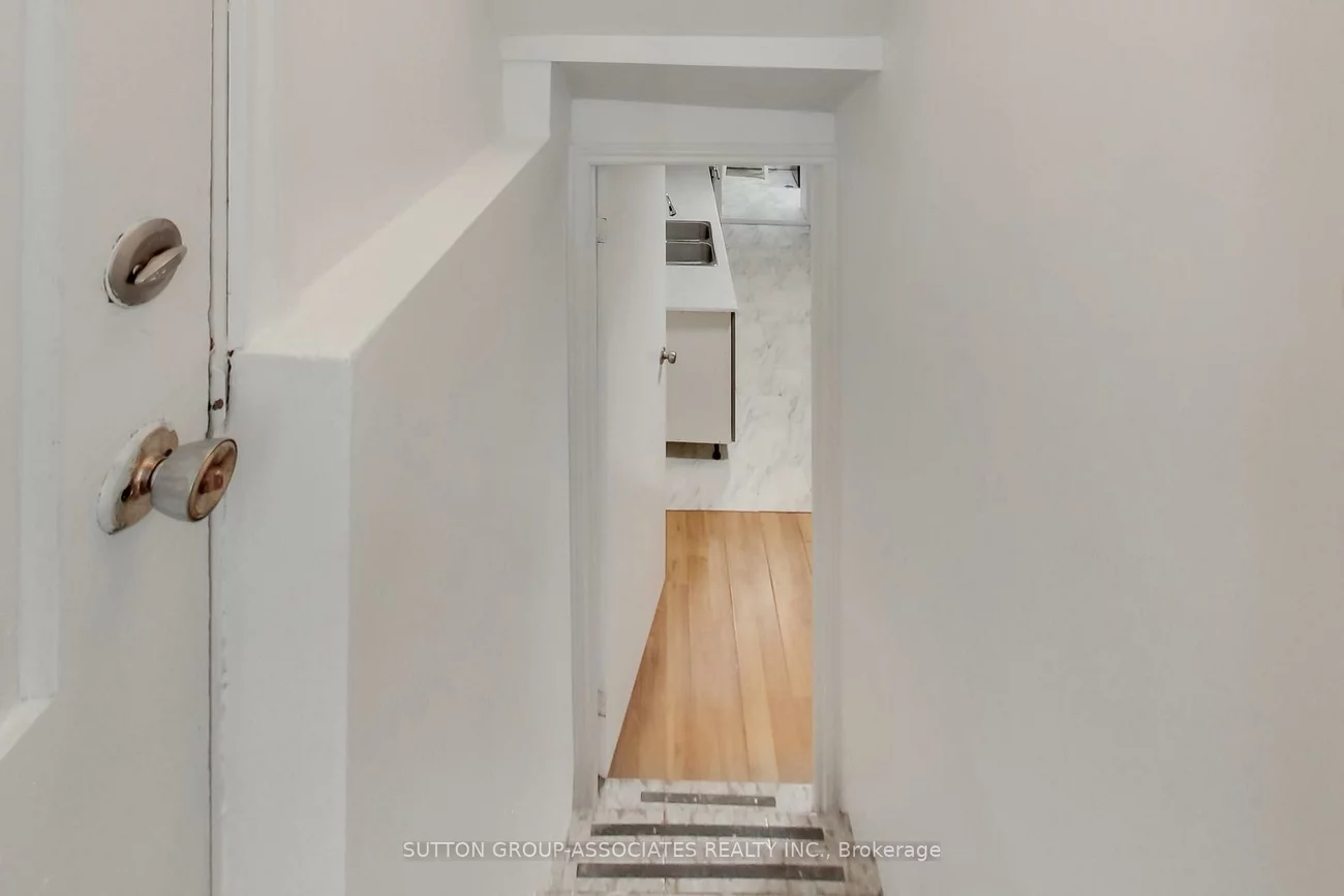 175, Earlsdale, Oakwood Village, Toronto