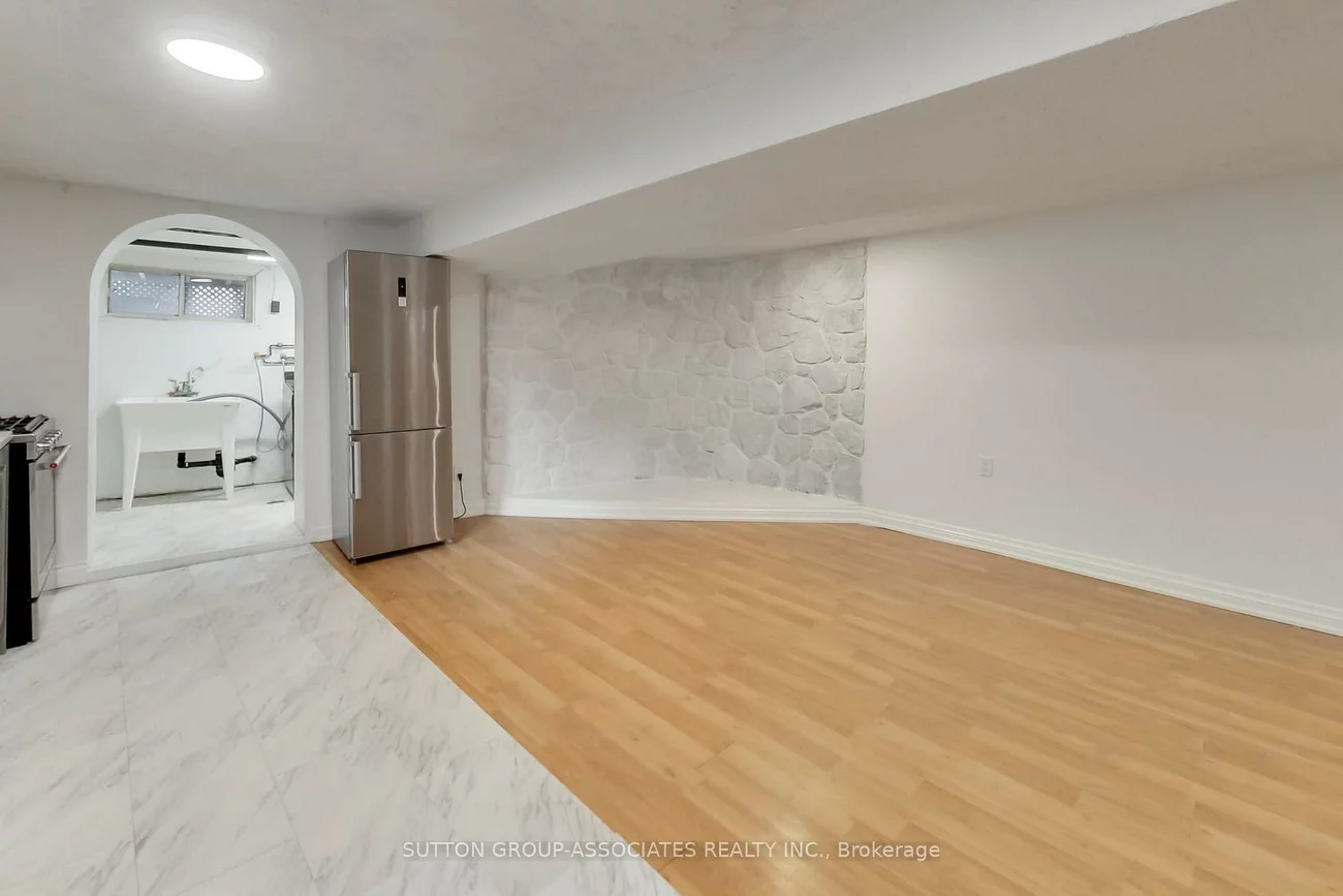 175, Earlsdale, Oakwood Village, Toronto