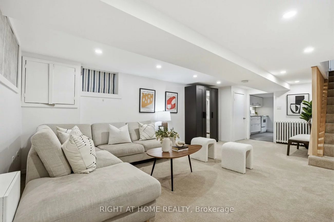 7, Hector, Wychwood, Toronto