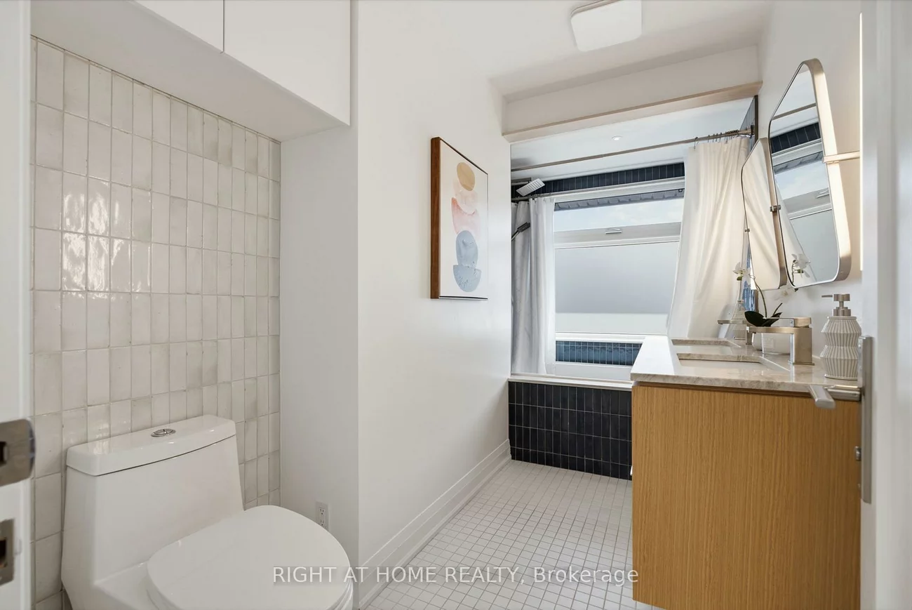 7, Hector, Wychwood, Toronto