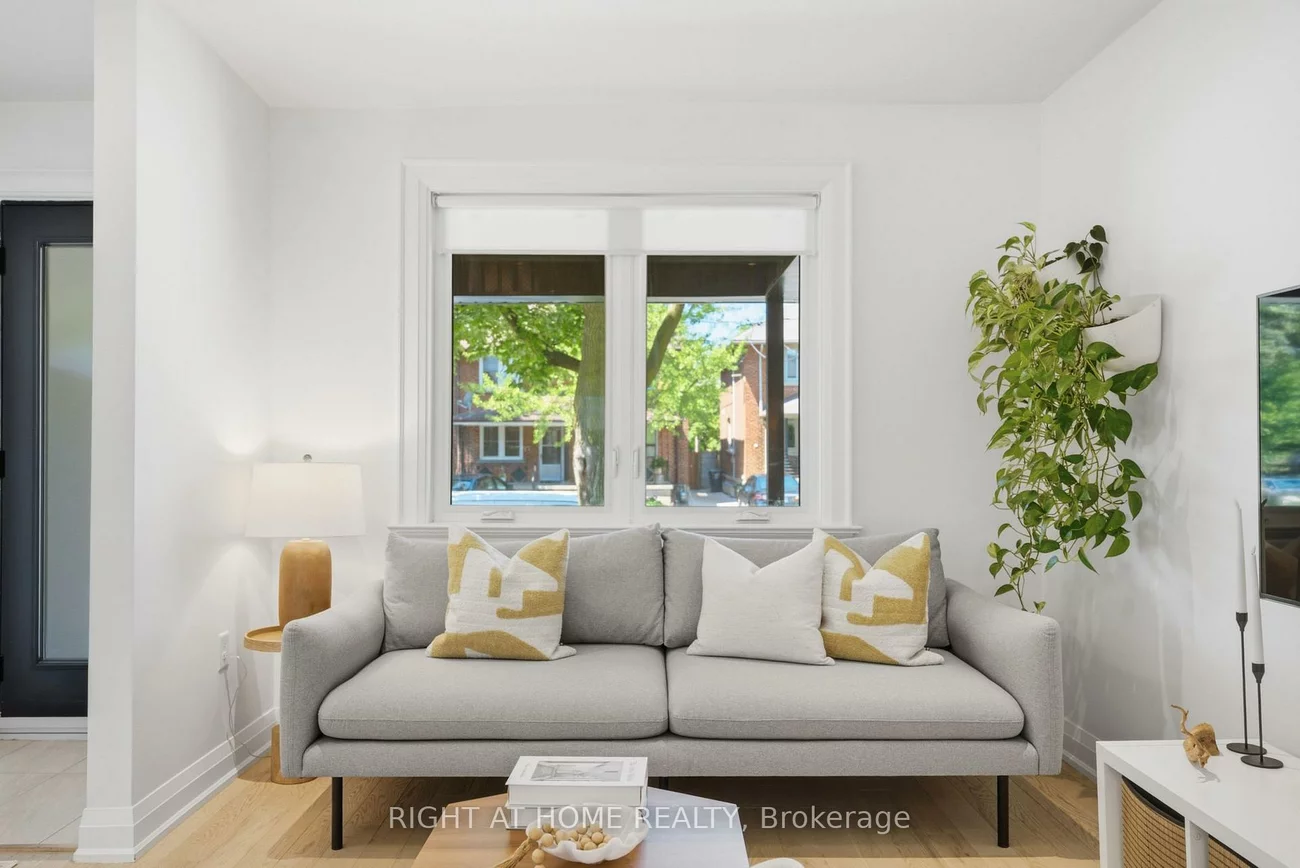 7, Hector, Wychwood, Toronto