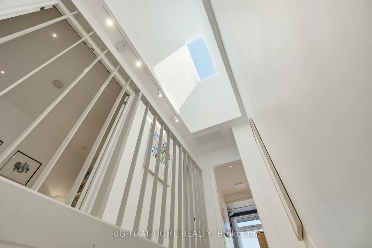 7, Hector, Wychwood, Toronto