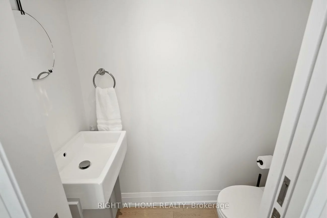 7, Hector, Wychwood, Toronto