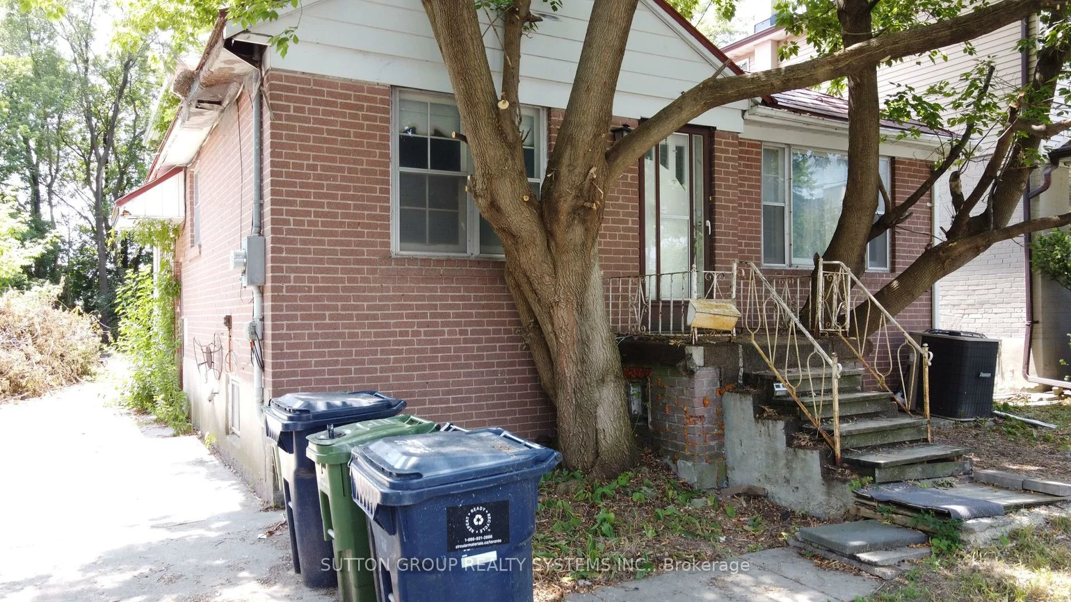 89, Reiner, Clanton Park, Toronto