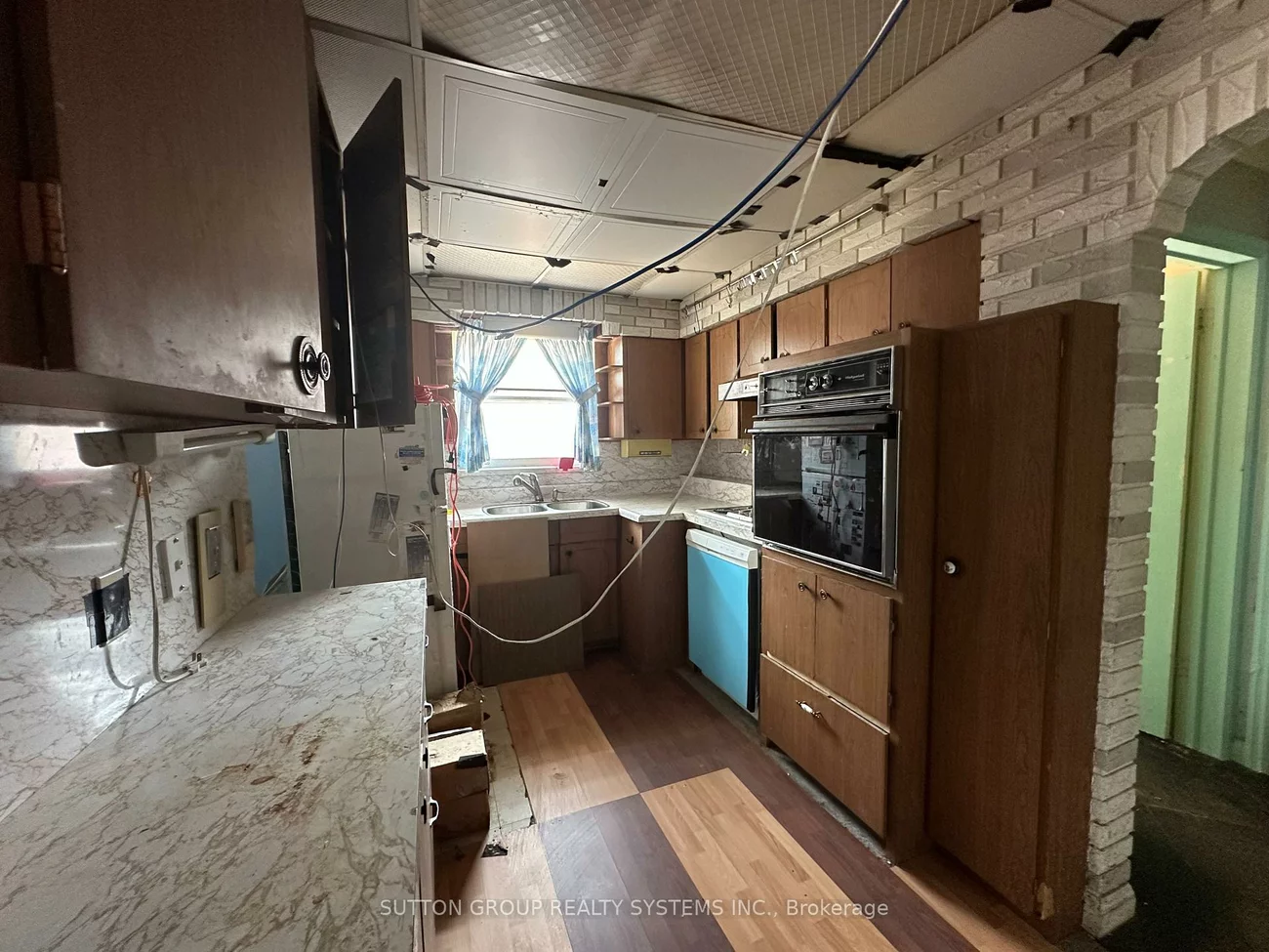 89, Reiner, Clanton Park, Toronto