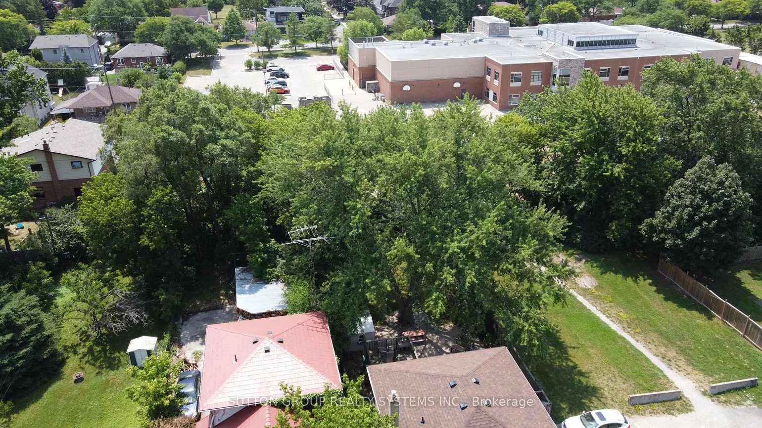 89, Reiner, Clanton Park, Toronto