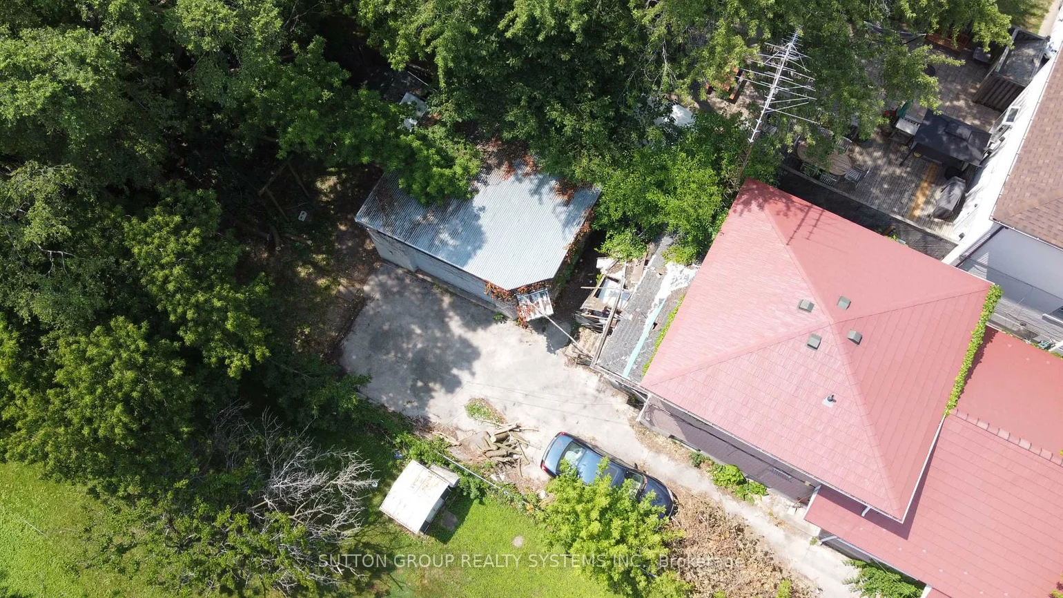 89, Reiner, Clanton Park, Toronto