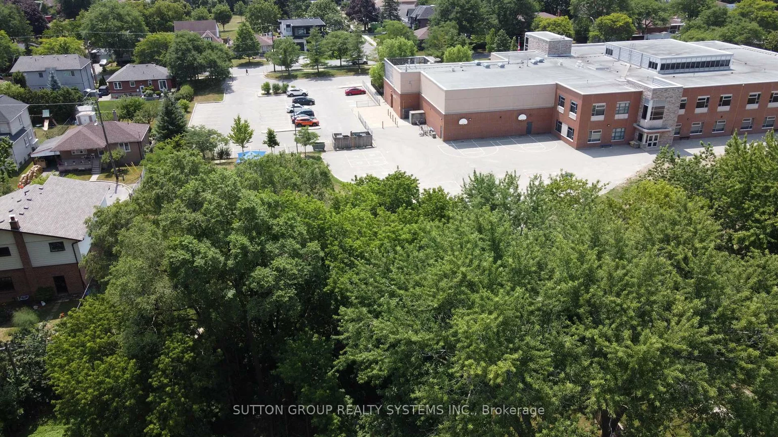 89, Reiner, Clanton Park, Toronto