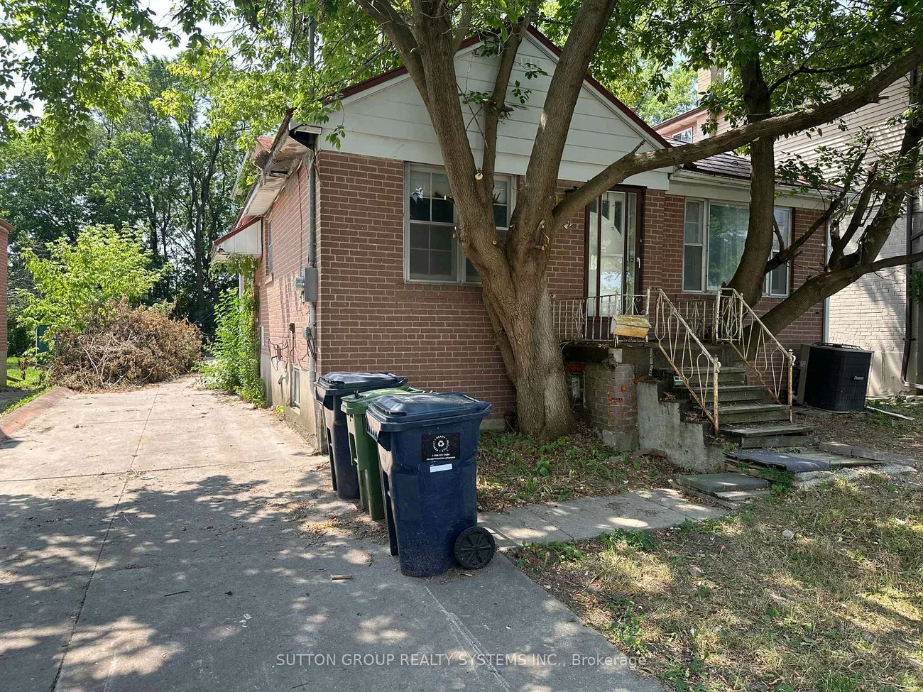 89, Reiner, Clanton Park, Toronto