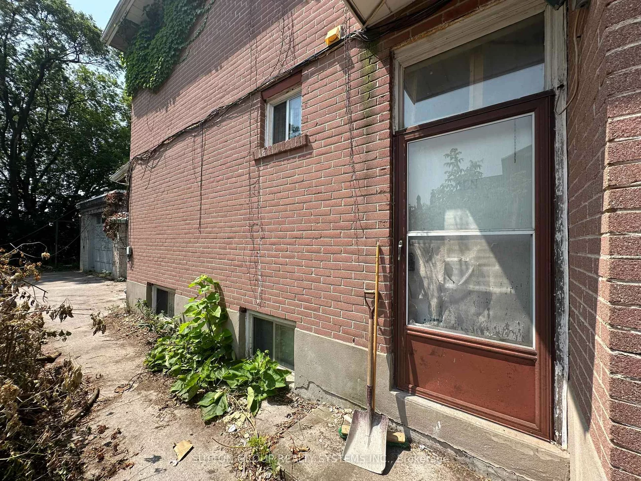 89, Reiner, Clanton Park, Toronto