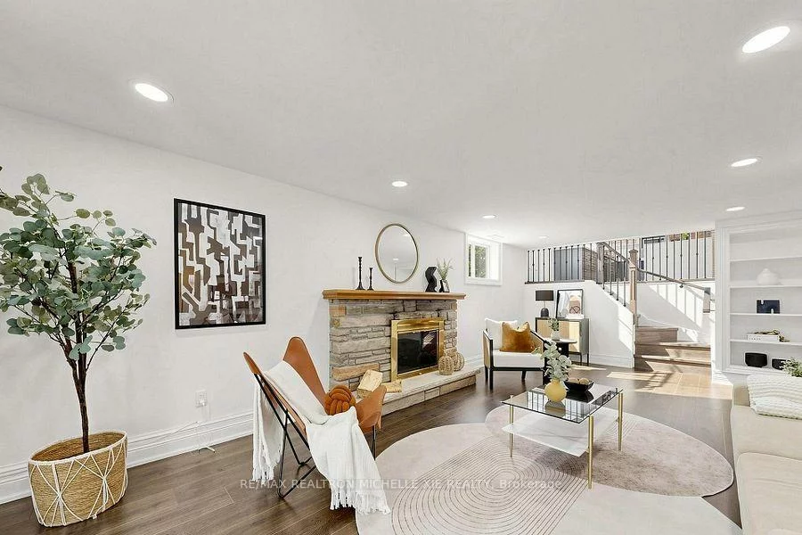8, Meadowglade, Henry Farm, Toronto