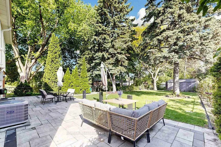8, Meadowglade, Henry Farm, Toronto