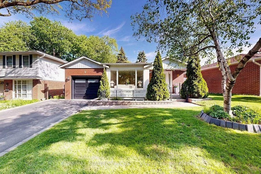 8, Meadowglade, Henry Farm, Toronto