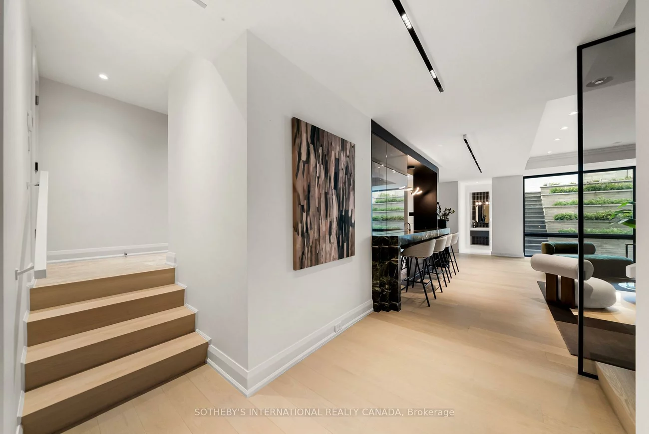 106, Glenayr, Forest Hill South, Toronto