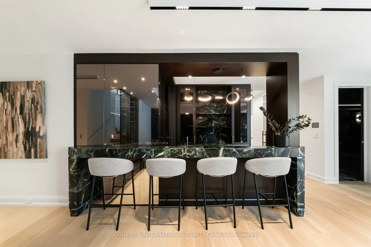 106, Glenayr, Forest Hill South, Toronto