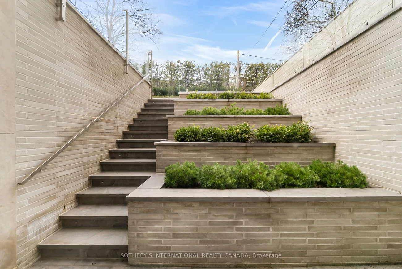 106, Glenayr, Forest Hill South, Toronto