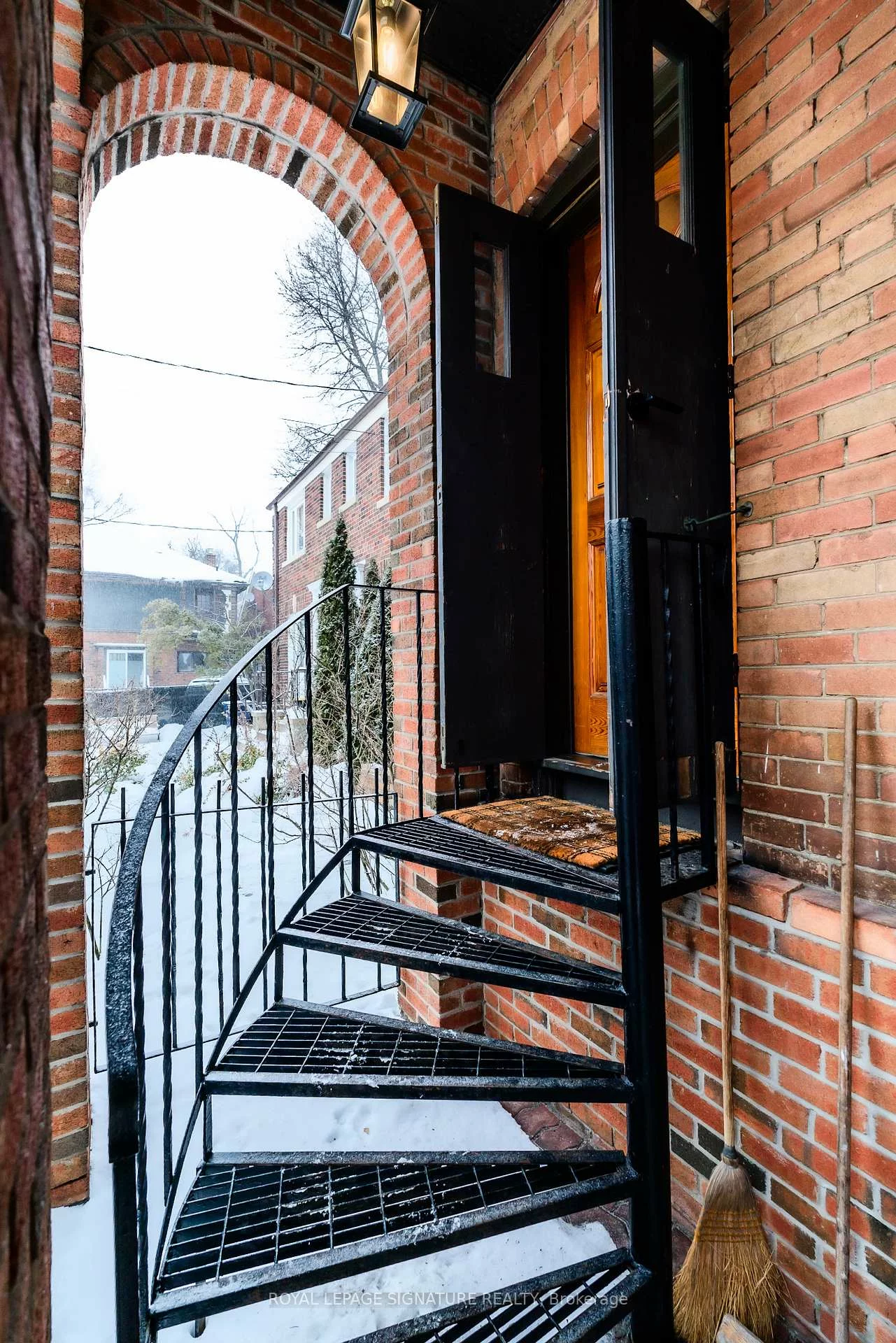 1089, Mt Pleasant, Mount Pleasant East, Toronto