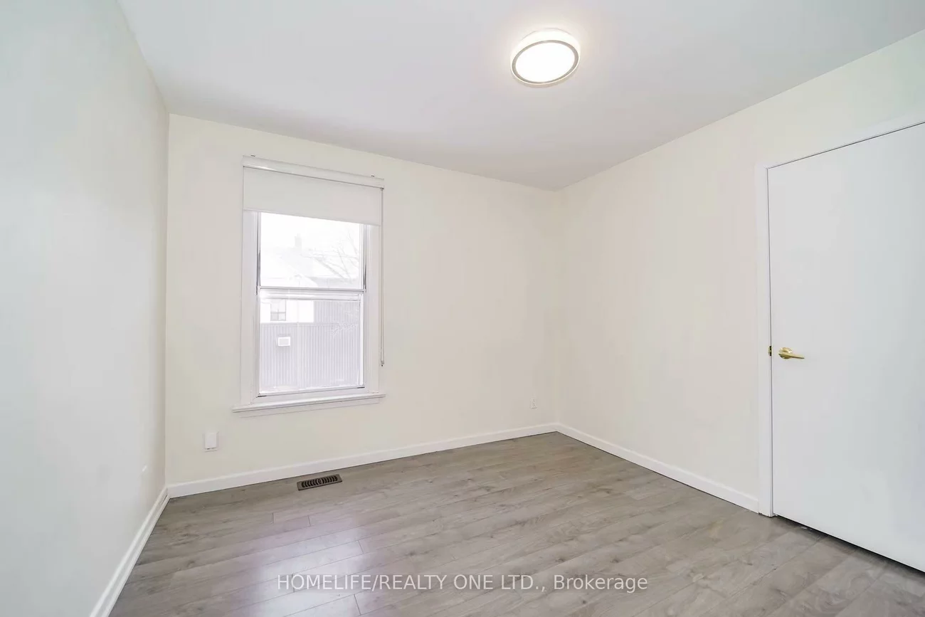 104, Benson, Wychwood, Toronto